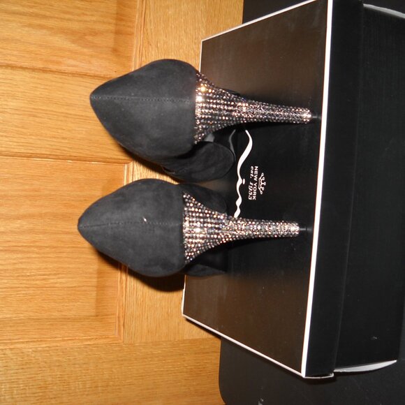 Nina "Faiza - FY" Women's True Black Suede - 10M - Picture 3 of 4